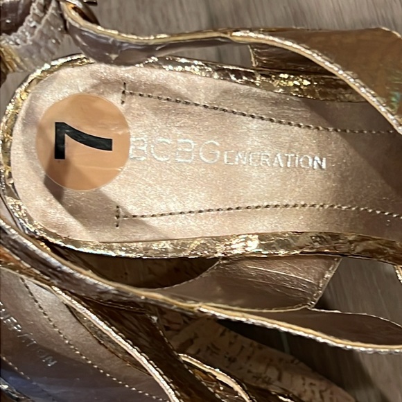 BCBGeneration Edelle Chunky Cork Wedges Platforms Rose Gold Size 7B - Picture 6 of 16